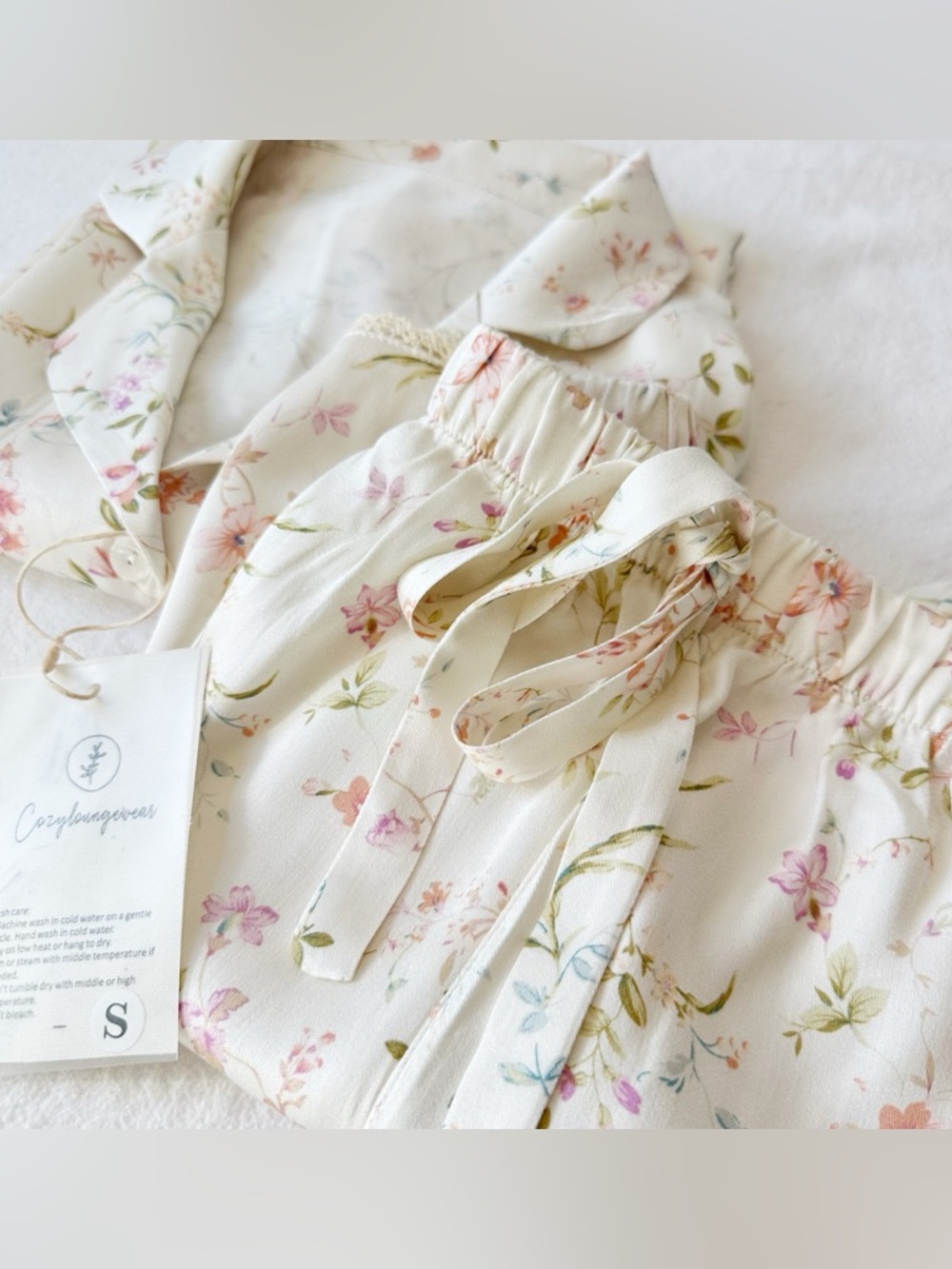 Cozyloungewear Cream Ecru Floral Shorts Pajama Set Cottagecore Cute Whimsy Gram - Picture 12 of 16